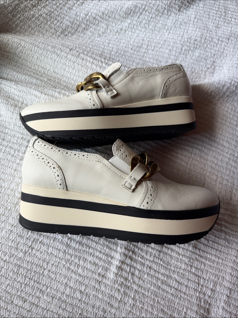 Dolce Vita Cream Platform Loafers with Chunky Gold Chain - Picture 5 of 6